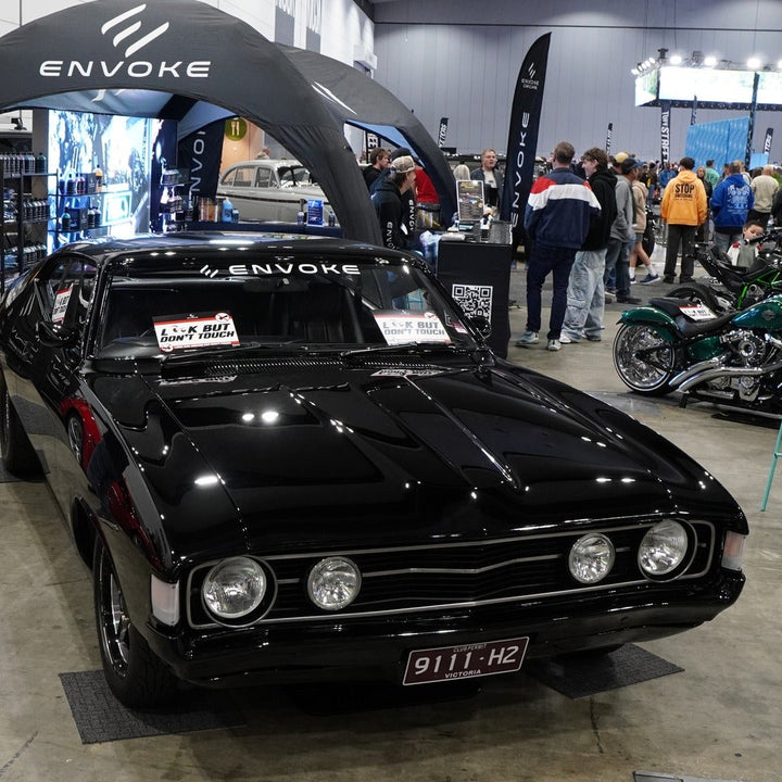 LOOK BUT DON'T TOUCH SIGN