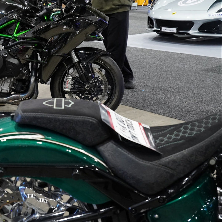 LOOK BUT DON'T TOUCH SIGN